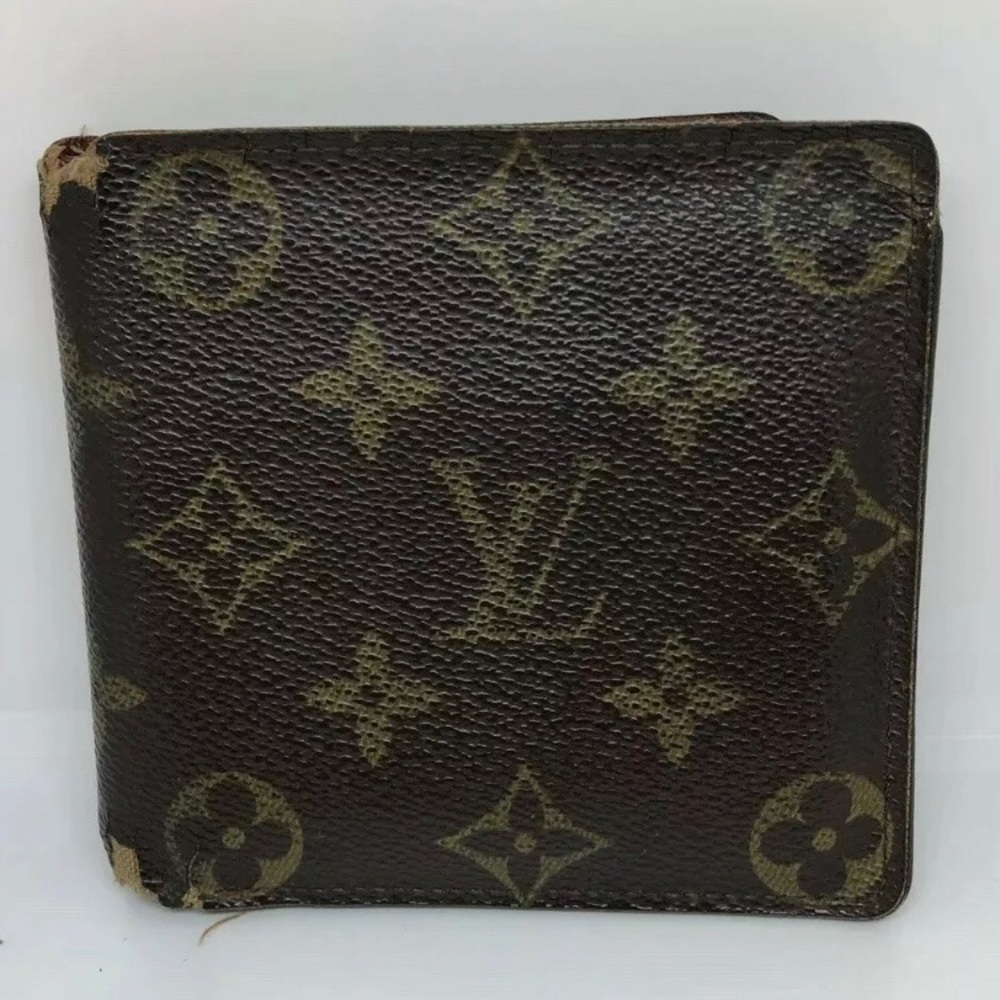 Louis Vuitton Monogram Men’s Slim Bifold Wallet